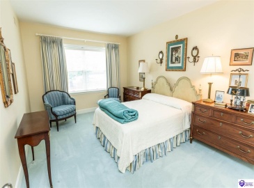 Coach Gate Wynde, Louisville, Kentucky 40207, ,2 BathroomsBathrooms,For Sale,Coach Gate Wynde,HK24002039