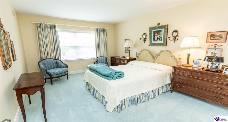 Coach Gate Wynde, Louisville, Kentucky 40207, ,2 BathroomsBathrooms,For Sale,Coach Gate Wynde,HK24002039