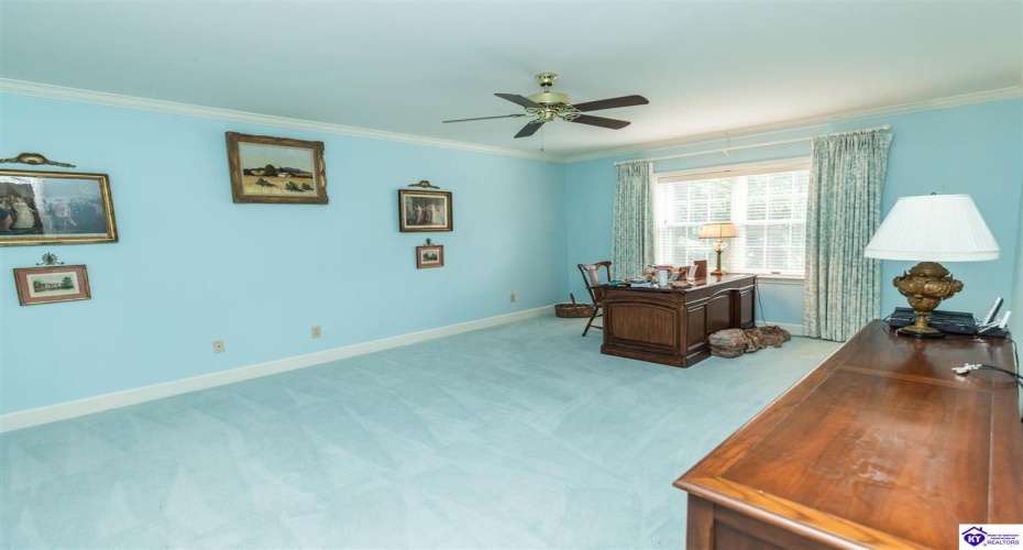 Coach Gate Wynde, Louisville, Kentucky 40207, ,2 BathroomsBathrooms,For Sale,Coach Gate Wynde,HK24002039