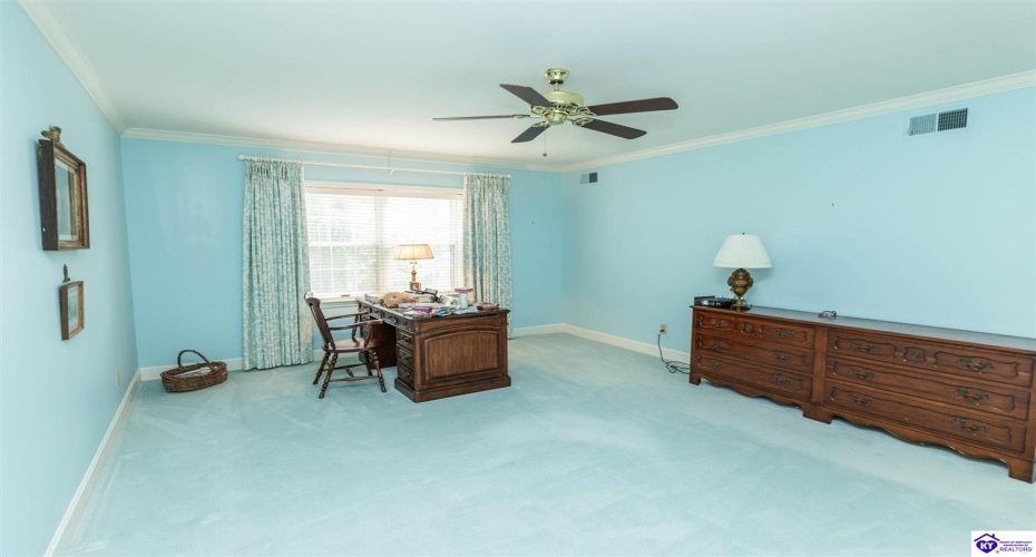 Coach Gate Wynde, Louisville, Kentucky 40207, ,2 BathroomsBathrooms,For Sale,Coach Gate Wynde,HK24002039