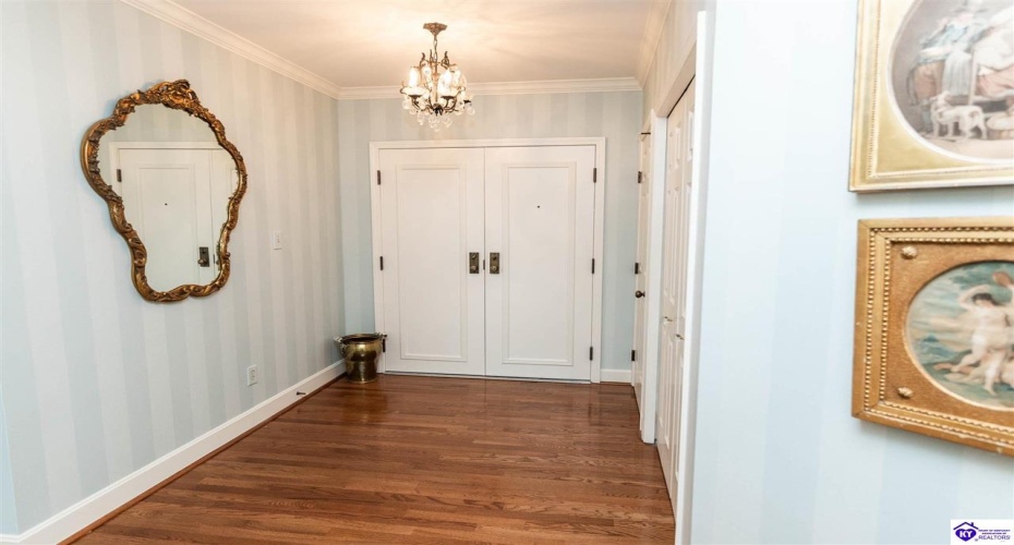 Coach Gate Wynde, Louisville, Kentucky 40207, ,2 BathroomsBathrooms,For Sale,Coach Gate Wynde,HK24002039