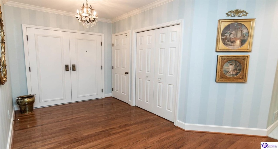 Coach Gate Wynde, Louisville, Kentucky 40207, ,2 BathroomsBathrooms,For Sale,Coach Gate Wynde,HK24002039