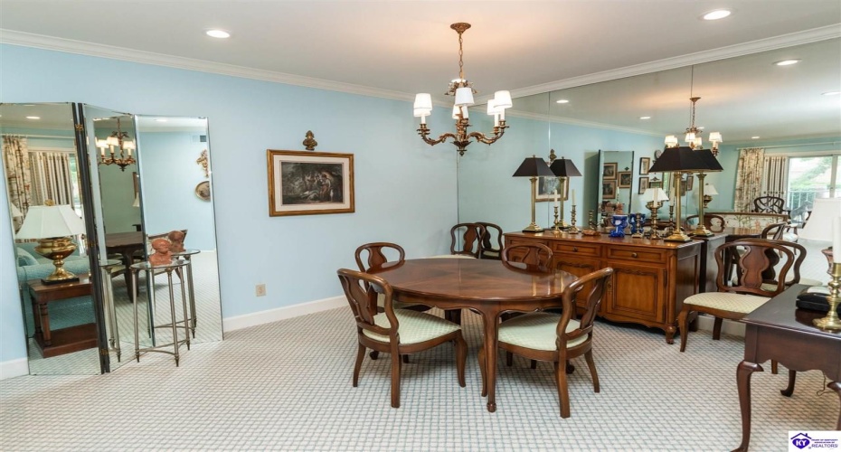 Coach Gate Wynde, Louisville, Kentucky 40207, ,2 BathroomsBathrooms,For Sale,Coach Gate Wynde,HK24002039