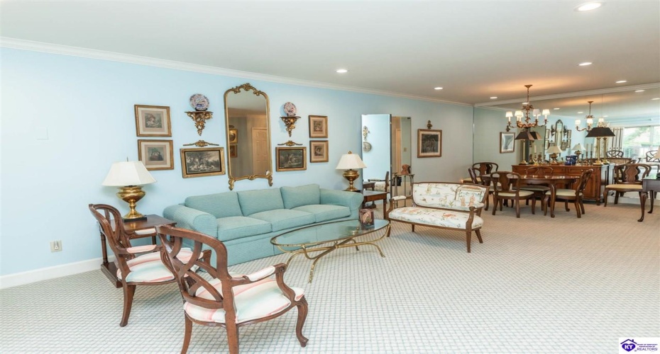 Coach Gate Wynde, Louisville, Kentucky 40207, ,2 BathroomsBathrooms,For Sale,Coach Gate Wynde,HK24002039