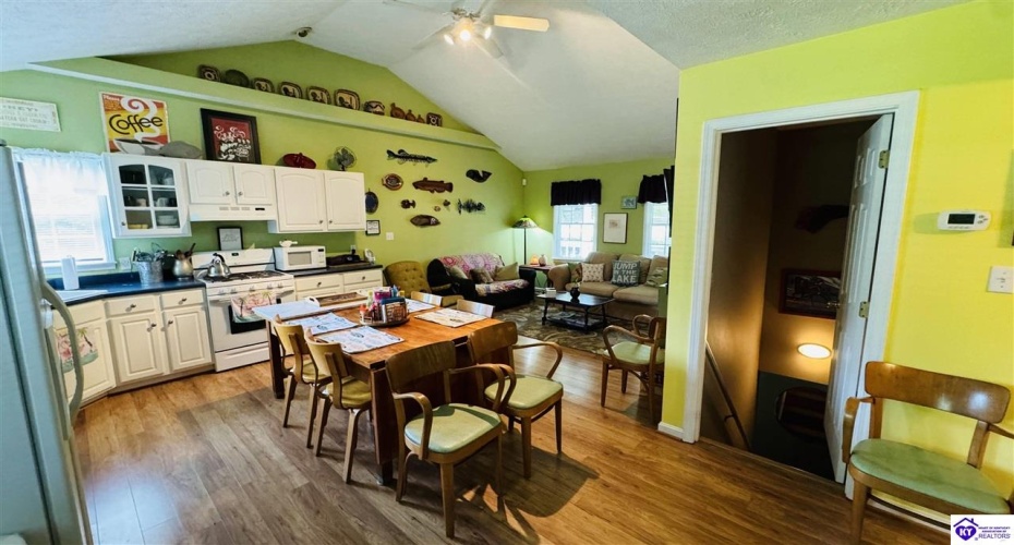 Lake Forest Lane, Westview, Kentucky 40178, ,2 BathroomsBathrooms,For Sale,Lake Forest Lane,HK24002080