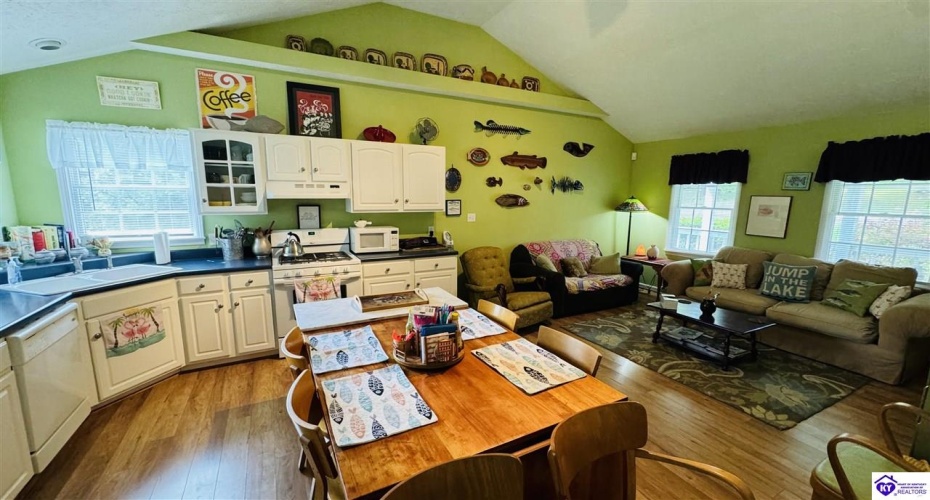 Lake Forest Lane, Westview, Kentucky 40178, ,2 BathroomsBathrooms,For Sale,Lake Forest Lane,HK24002080