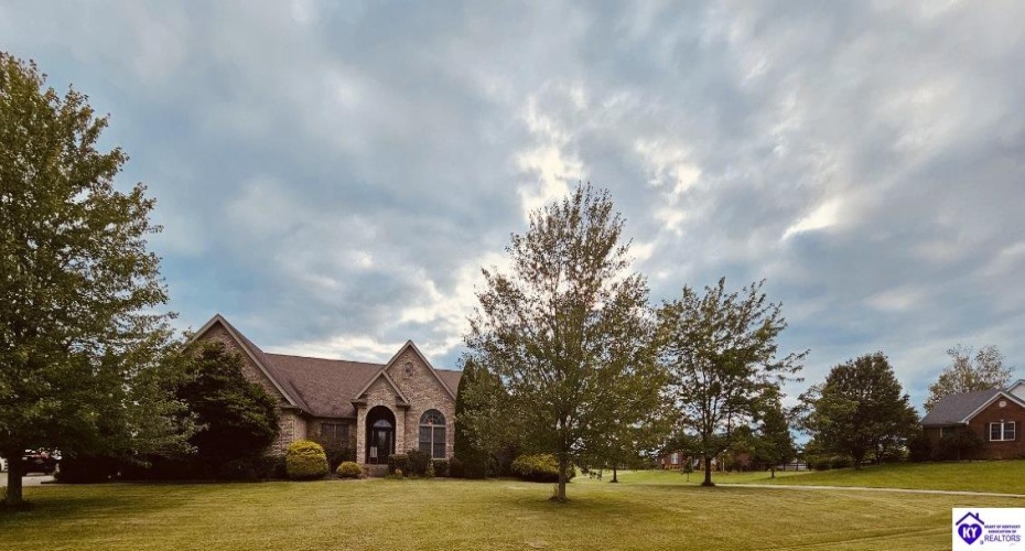 Jesse Ct, Fisherville, Kentucky 40023, ,3 BathroomsBathrooms,For Sale,Jesse Ct,HK24002106