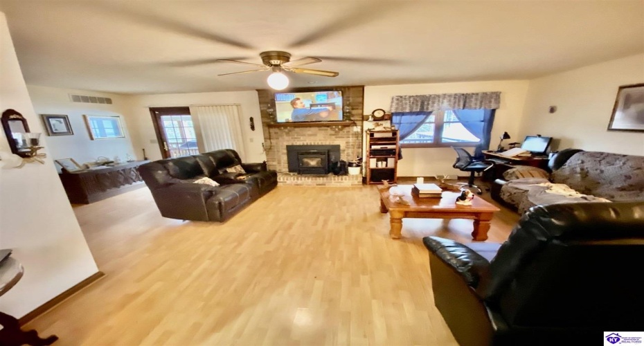 Concord Point Road, Falls Of Rough, Kentucky 40119, ,4 BathroomsBathrooms,For Sale,Concord Point Road,HK24002130