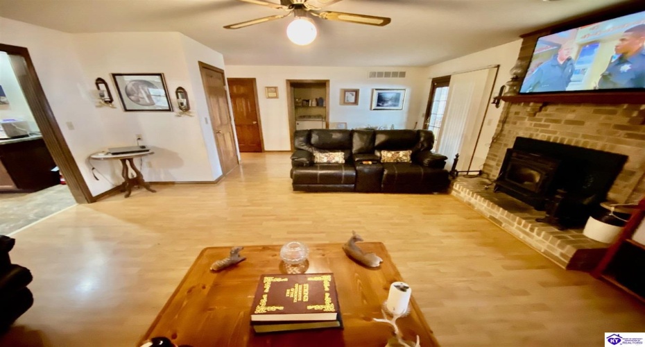 Concord Point Road, Falls Of Rough, Kentucky 40119, ,4 BathroomsBathrooms,For Sale,Concord Point Road,HK24002130