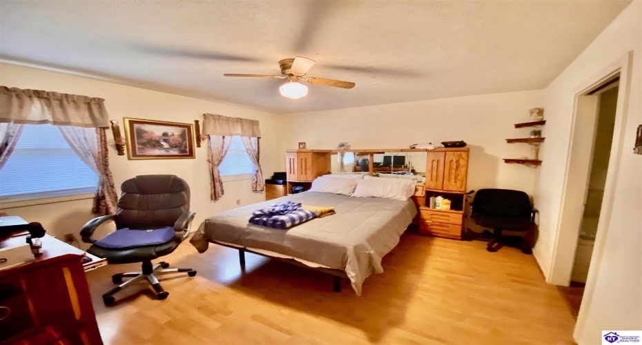 Concord Point Road, Falls Of Rough, Kentucky 40119, ,4 BathroomsBathrooms,For Sale,Concord Point Road,HK24002130