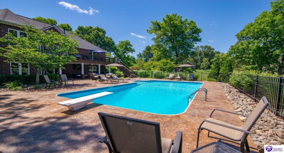 Hillcrest Drive, Brandenburg, Kentucky 40108, ,4 BathroomsBathrooms,For Sale,Hillcrest Drive,HK24002137