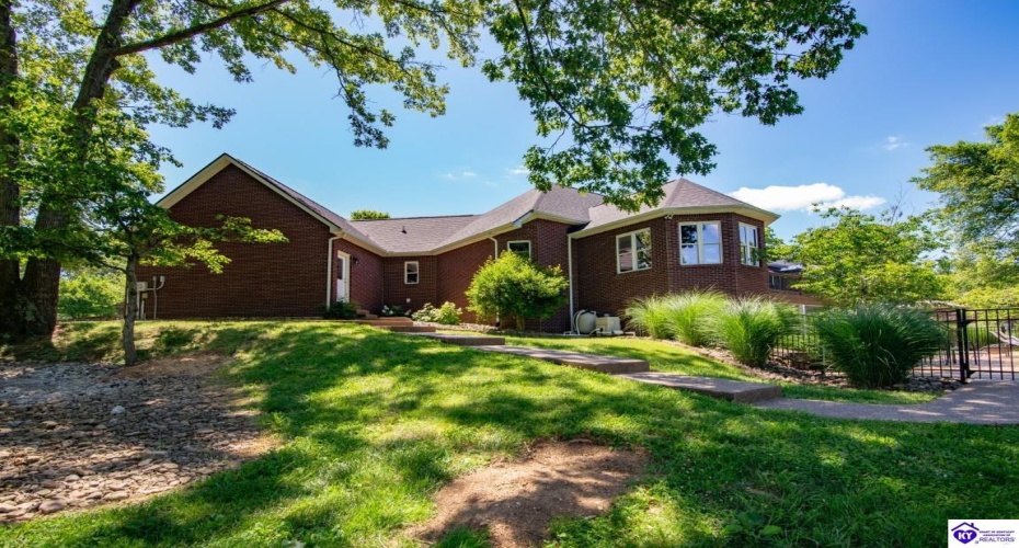 Hillcrest Drive, Brandenburg, Kentucky 40108, ,4 BathroomsBathrooms,For Sale,Hillcrest Drive,HK24002137