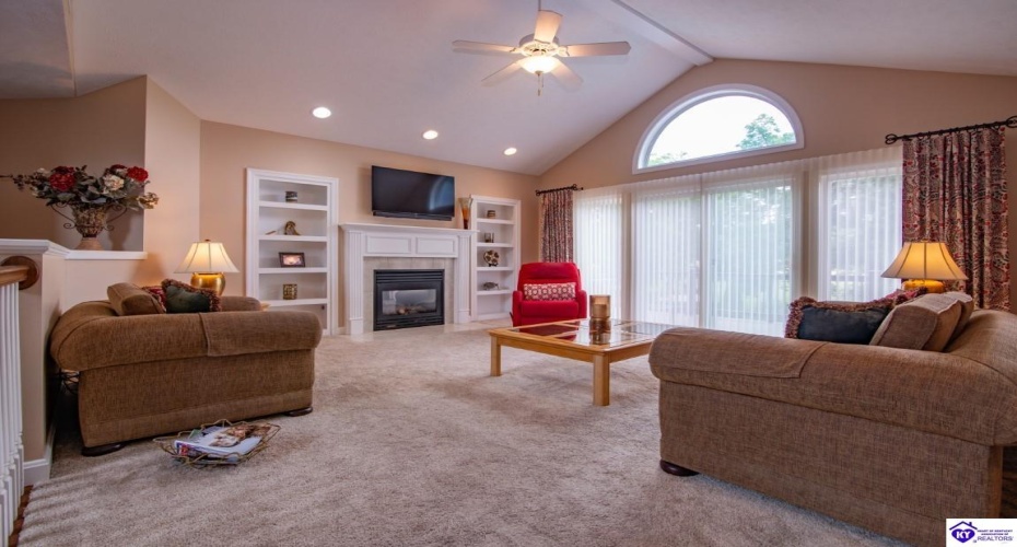 Hillcrest Drive, Brandenburg, Kentucky 40108, ,4 BathroomsBathrooms,For Sale,Hillcrest Drive,HK24002137