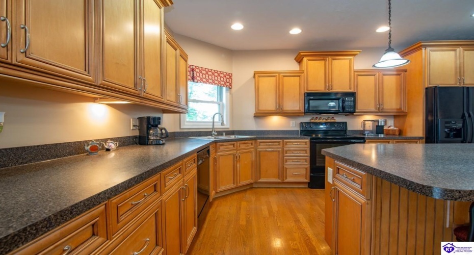 Hillcrest Drive, Brandenburg, Kentucky 40108, ,4 BathroomsBathrooms,For Sale,Hillcrest Drive,HK24002137