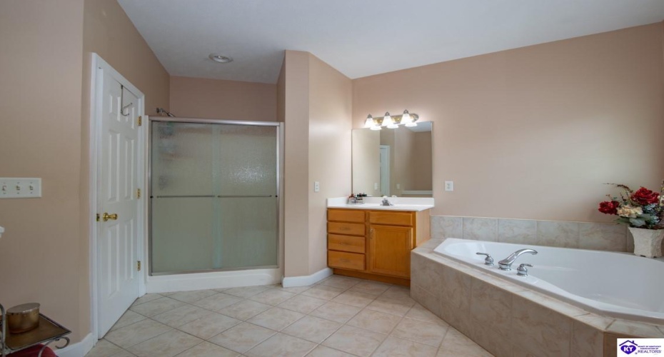 Hillcrest Drive, Brandenburg, Kentucky 40108, ,4 BathroomsBathrooms,For Sale,Hillcrest Drive,HK24002137