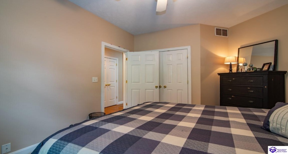 Hillcrest Drive, Brandenburg, Kentucky 40108, ,4 BathroomsBathrooms,For Sale,Hillcrest Drive,HK24002137