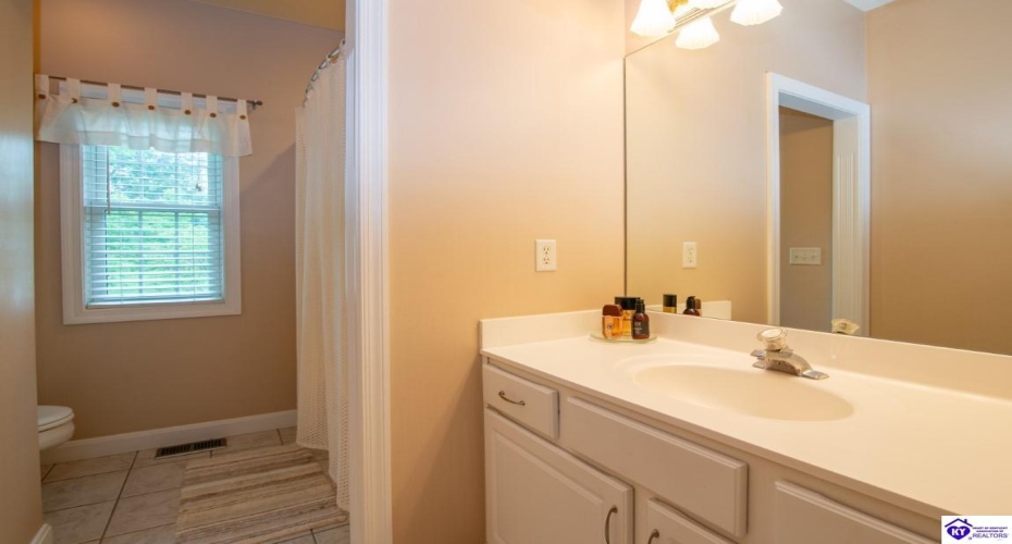 Hillcrest Drive, Brandenburg, Kentucky 40108, ,4 BathroomsBathrooms,For Sale,Hillcrest Drive,HK24002137