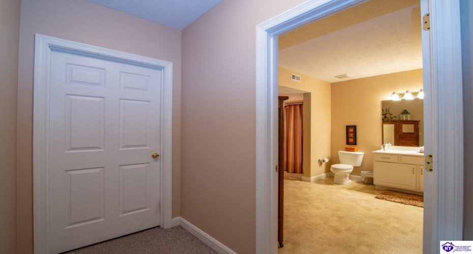 Hillcrest Drive, Brandenburg, Kentucky 40108, ,4 BathroomsBathrooms,For Sale,Hillcrest Drive,HK24002137