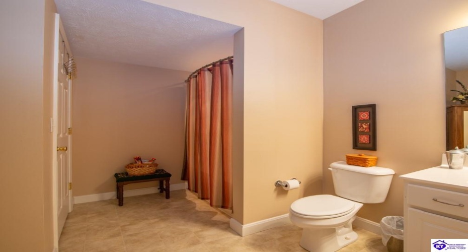 Hillcrest Drive, Brandenburg, Kentucky 40108, ,4 BathroomsBathrooms,For Sale,Hillcrest Drive,HK24002137