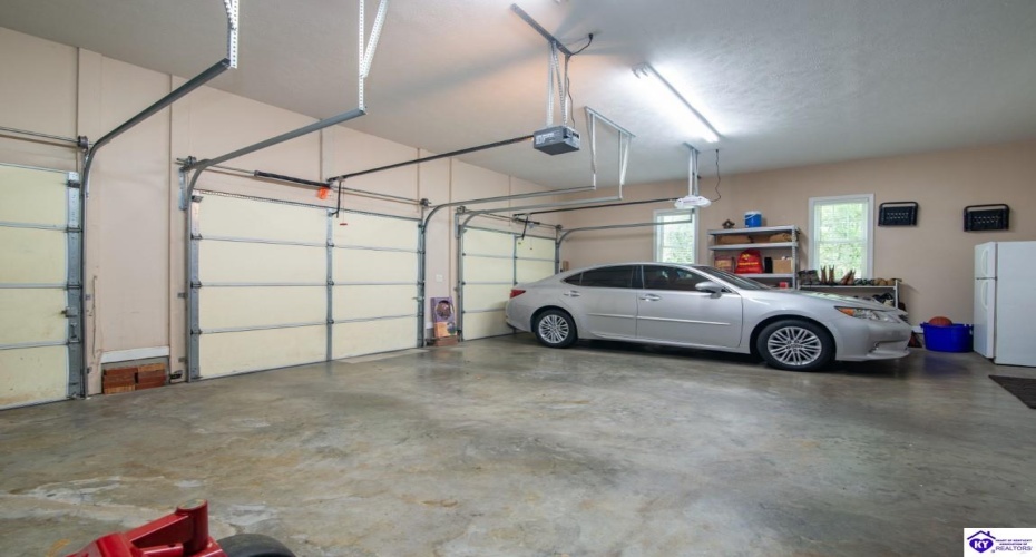 Hillcrest Drive, Brandenburg, Kentucky 40108, ,4 BathroomsBathrooms,For Sale,Hillcrest Drive,HK24002137