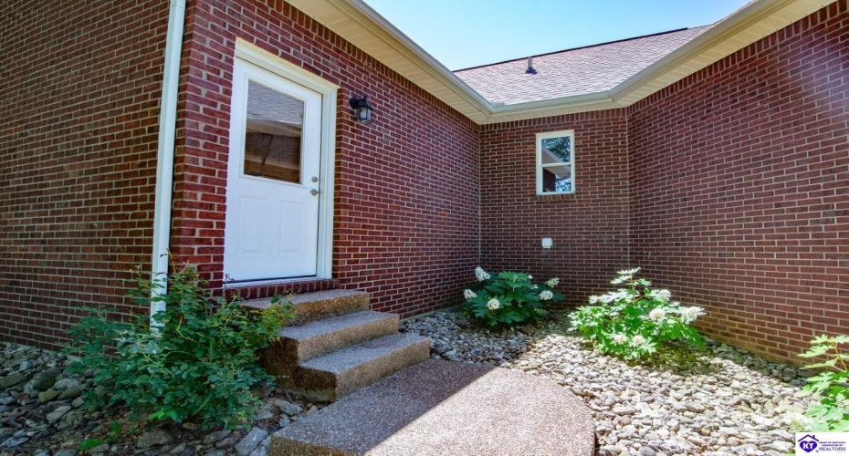 Hillcrest Drive, Brandenburg, Kentucky 40108, ,4 BathroomsBathrooms,For Sale,Hillcrest Drive,HK24002137