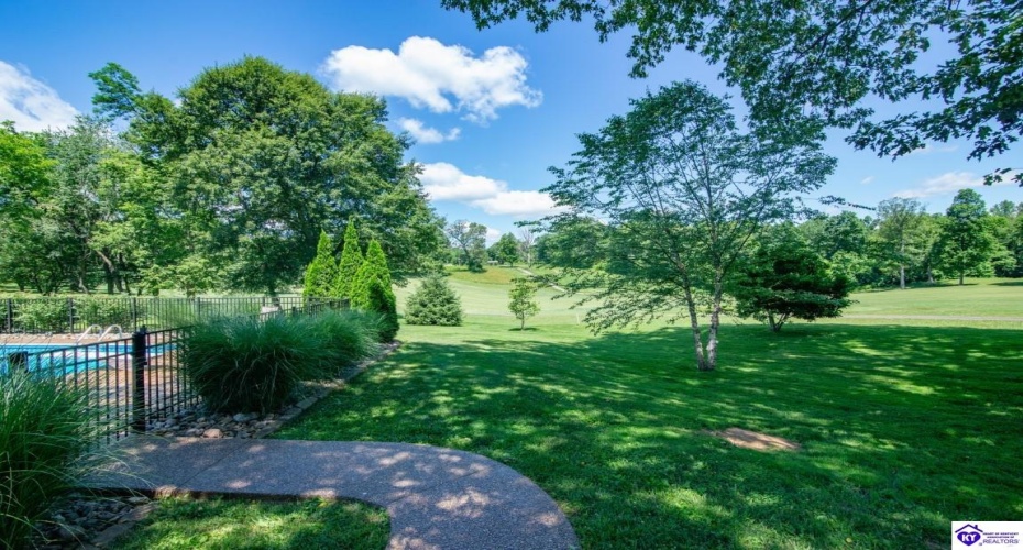 Hillcrest Drive, Brandenburg, Kentucky 40108, ,4 BathroomsBathrooms,For Sale,Hillcrest Drive,HK24002137