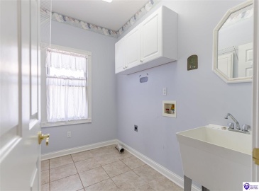 Meadow Court, Hardinsburg, Kentucky 40143, ,3 BathroomsBathrooms,For Sale,Meadow Court,HK24002172