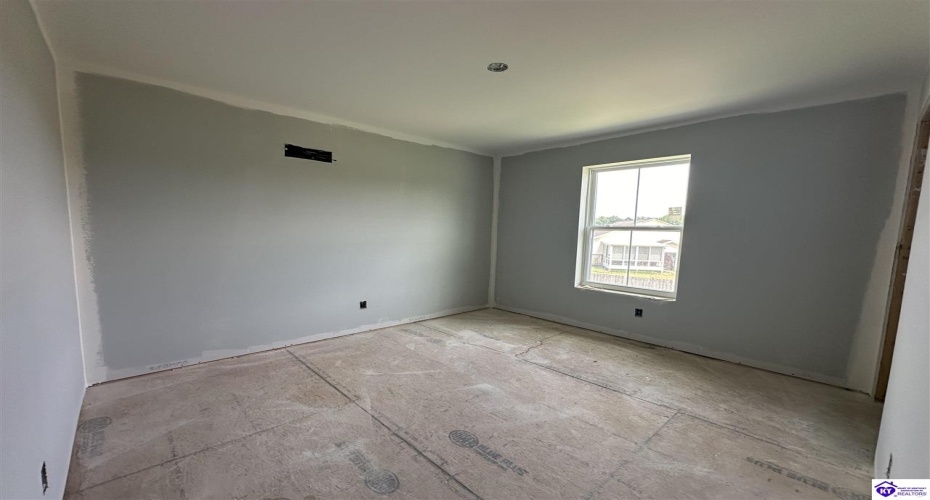 Bessels Boulevard, Louisville, Kentucky 40272, ,3 BathroomsBathrooms,For Sale,Bessels Boulevard,HK24002215