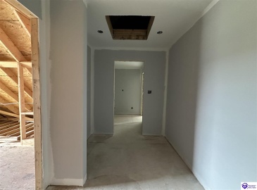 Bessels Boulevard, Louisville, Kentucky 40272, ,3 BathroomsBathrooms,For Sale,Bessels Boulevard,HK24002215