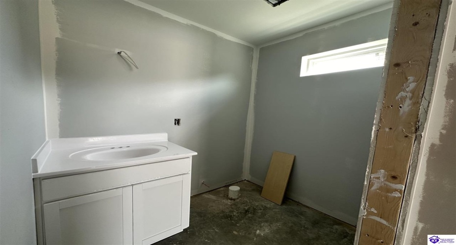 Bessels Boulevard, Louisville, Kentucky 40272, ,3 BathroomsBathrooms,For Sale,Bessels Boulevard,HK24002215