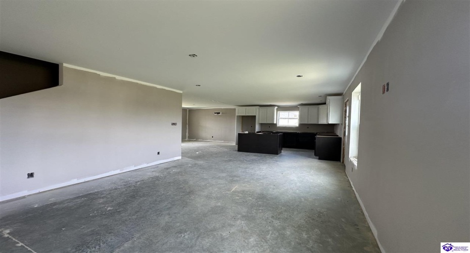 Bessels Boulevard, Louisville, Kentucky 40272, ,3 BathroomsBathrooms,For Sale,Bessels Boulevard,HK24002215