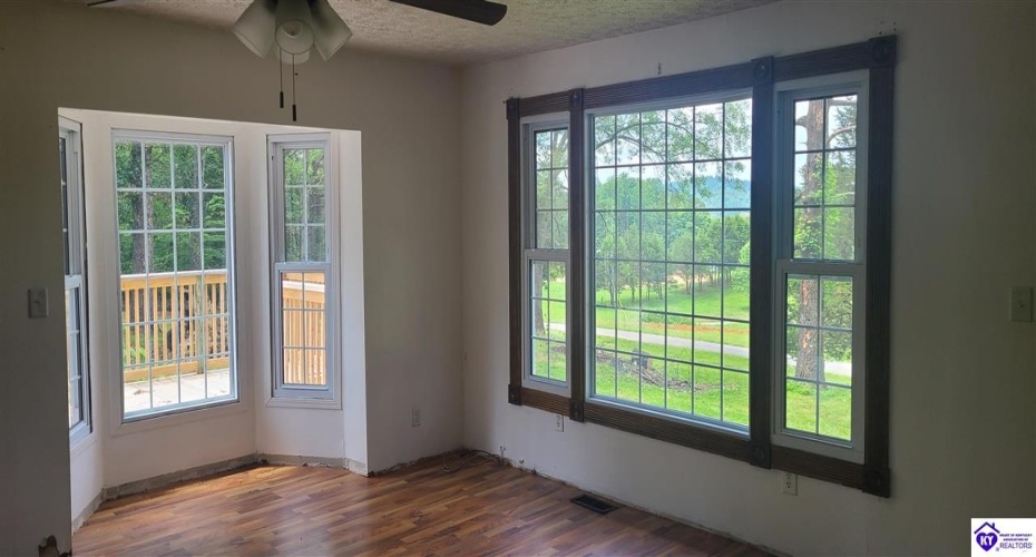 Dennison Road, Magnolia, Kentucky 42757, ,3 BathroomsBathrooms,For Sale,Dennison Road,HK24002232