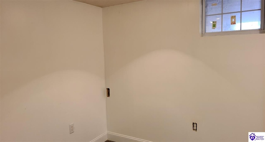 Dennison Road, Magnolia, Kentucky 42757, ,3 BathroomsBathrooms,For Sale,Dennison Road,HK24002232