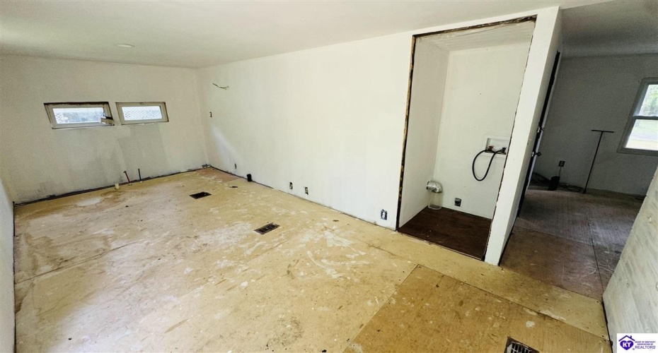 Foxwood Circle, Leitchfield, Kentucky 42754, ,1 BathroomBathrooms,For Sale,Foxwood Circle,HK24002259