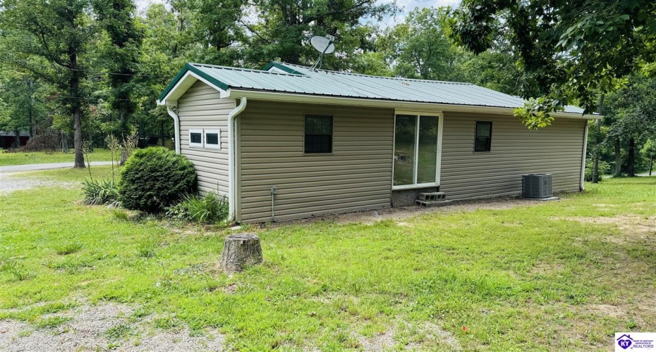 Foxwood Circle, Leitchfield, Kentucky 42754, ,1 BathroomBathrooms,For Sale,Foxwood Circle,HK24002259