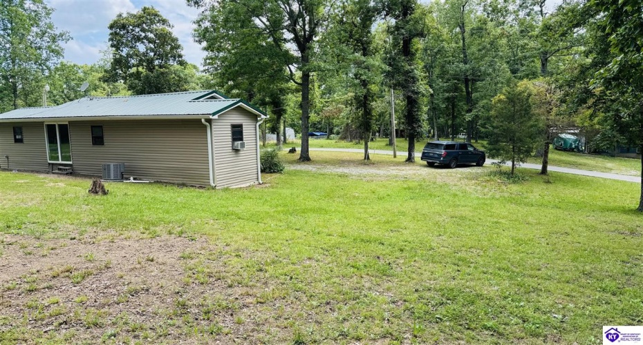 Foxwood Circle, Leitchfield, Kentucky 42754, ,1 BathroomBathrooms,For Sale,Foxwood Circle,HK24002259