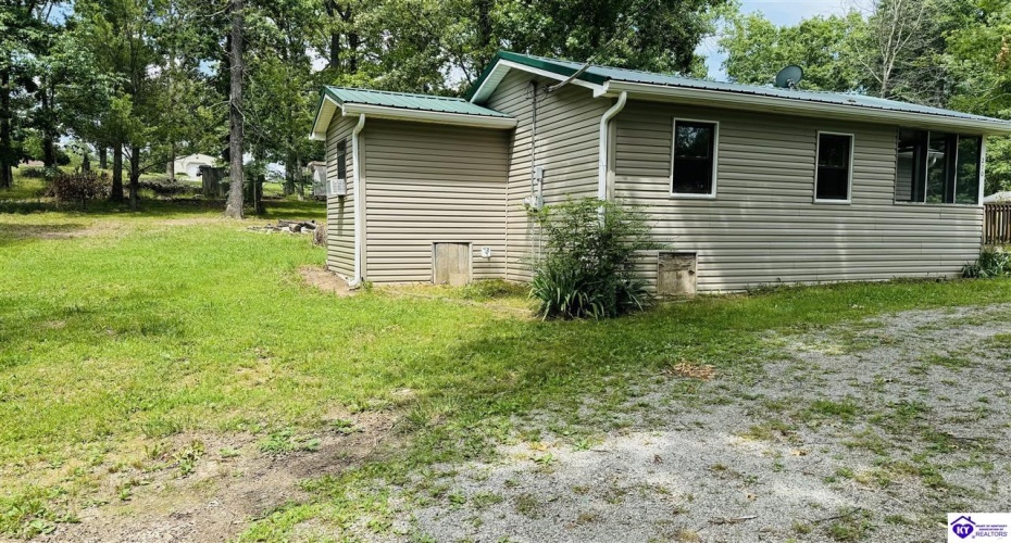 Foxwood Circle, Leitchfield, Kentucky 42754, ,1 BathroomBathrooms,For Sale,Foxwood Circle,HK24002259