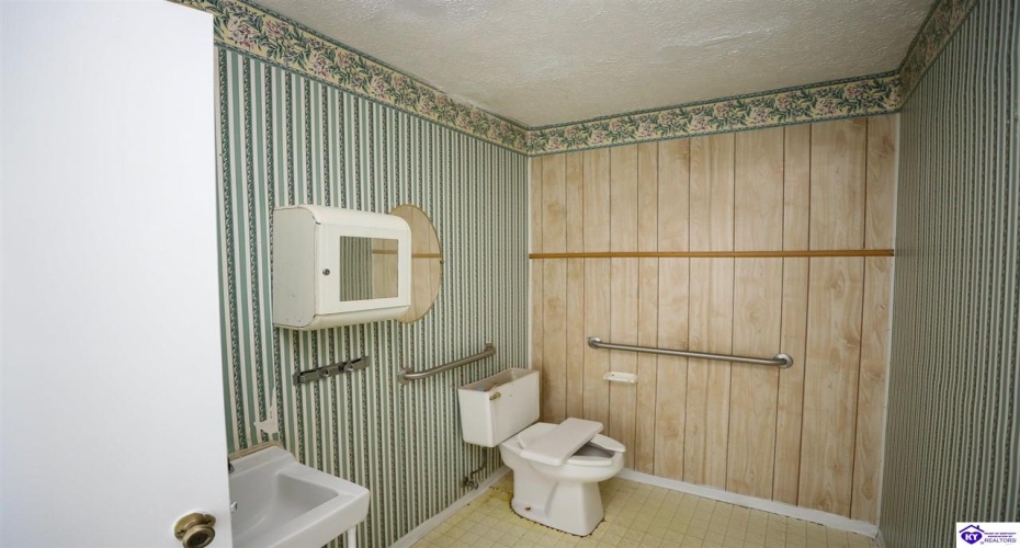 Dixie Boulevard, Radcliff, Kentucky 40160, ,For Sale,Dixie Boulevard,HK24002274