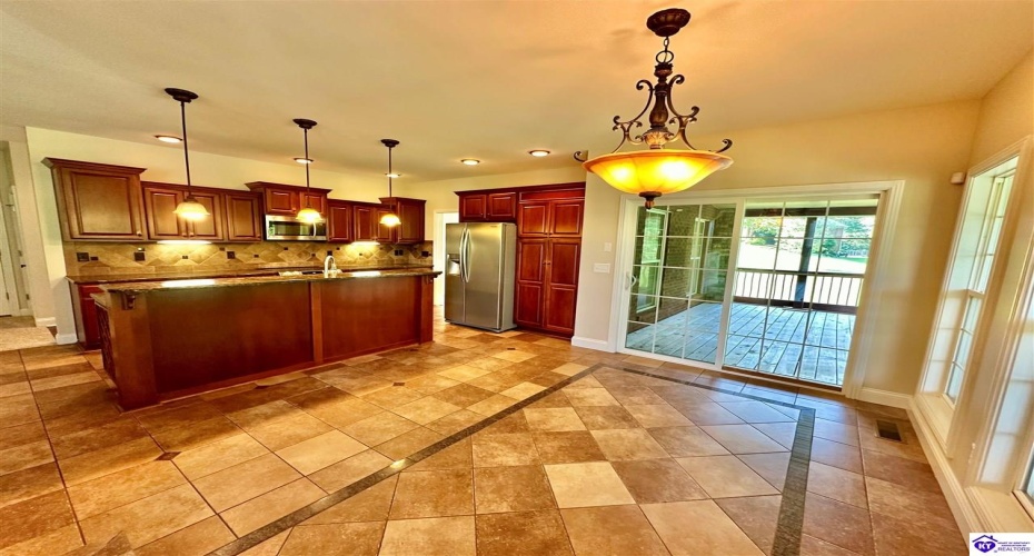 Pebble Beach Court, Vine Grove, Kentucky 40175, ,4 BathroomsBathrooms,For Sale,Pebble Beach Court,HK24000710