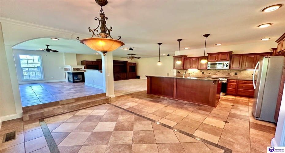 Pebble Beach Court, Vine Grove, Kentucky 40175, ,4 BathroomsBathrooms,For Sale,Pebble Beach Court,HK24000710