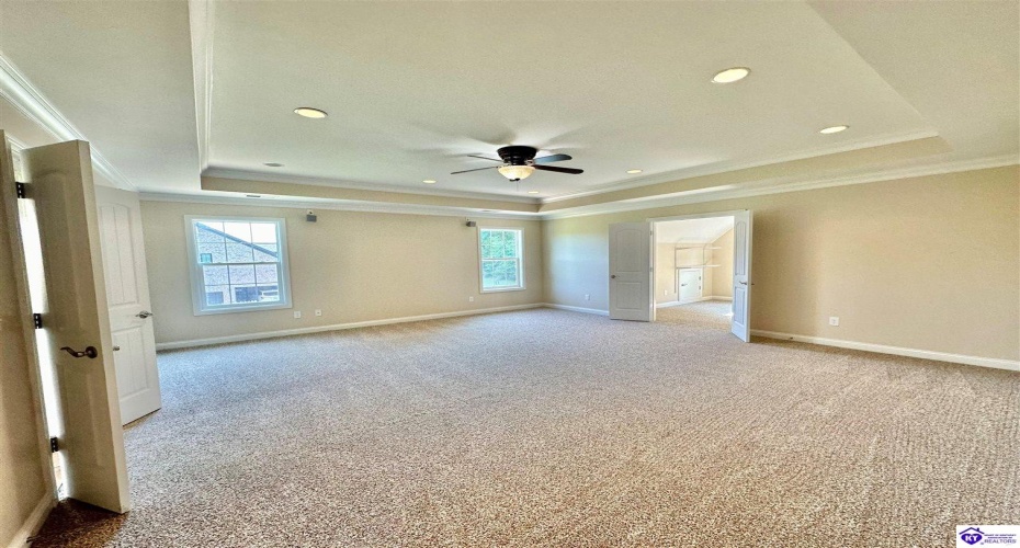 Pebble Beach Court, Vine Grove, Kentucky 40175, ,4 BathroomsBathrooms,For Sale,Pebble Beach Court,HK24000710