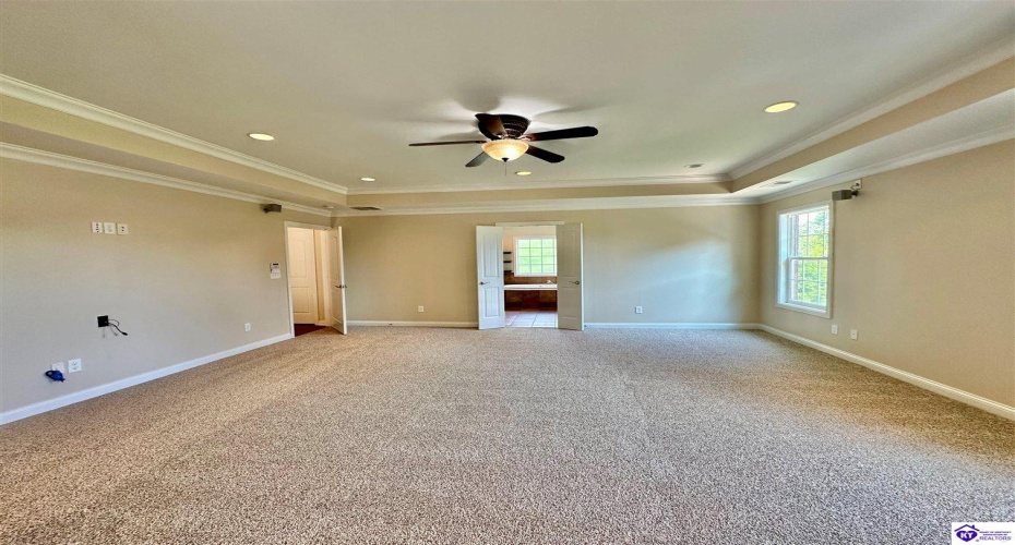 Pebble Beach Court, Vine Grove, Kentucky 40175, ,4 BathroomsBathrooms,For Sale,Pebble Beach Court,HK24000710