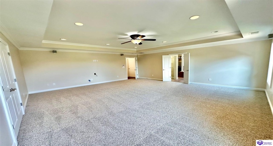 Pebble Beach Court, Vine Grove, Kentucky 40175, ,4 BathroomsBathrooms,For Sale,Pebble Beach Court,HK24000710