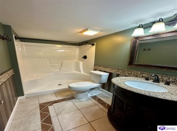 Pebble Beach Court, Vine Grove, Kentucky 40175, ,4 BathroomsBathrooms,For Sale,Pebble Beach Court,HK24000710