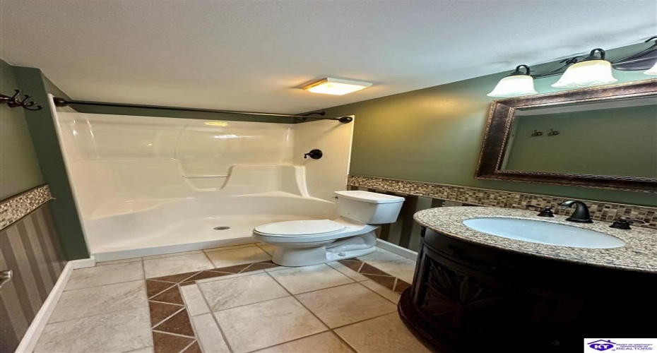 Pebble Beach Court, Vine Grove, Kentucky 40175, ,4 BathroomsBathrooms,For Sale,Pebble Beach Court,HK24000710