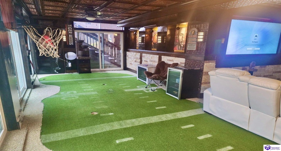 Pebble Beach Court, Vine Grove, Kentucky 40175, ,4 BathroomsBathrooms,For Sale,Pebble Beach Court,HK24000710