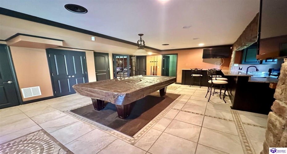 Pebble Beach Court, Vine Grove, Kentucky 40175, ,4 BathroomsBathrooms,For Sale,Pebble Beach Court,HK24000710