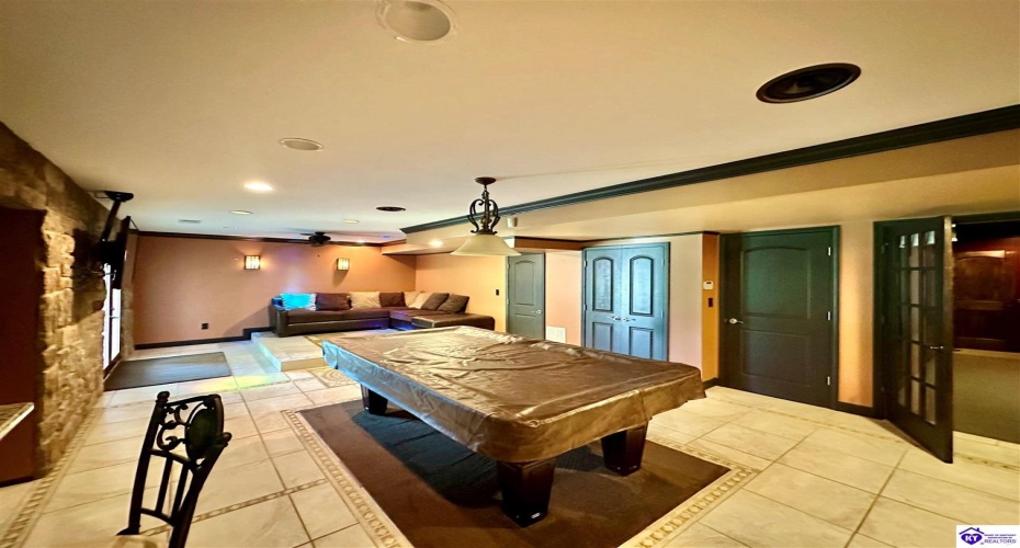 Pebble Beach Court, Vine Grove, Kentucky 40175, ,4 BathroomsBathrooms,For Sale,Pebble Beach Court,HK24000710