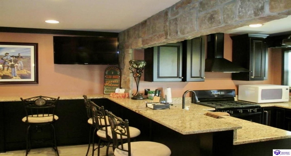 Pebble Beach Court, Vine Grove, Kentucky 40175, ,4 BathroomsBathrooms,For Sale,Pebble Beach Court,HK24000710