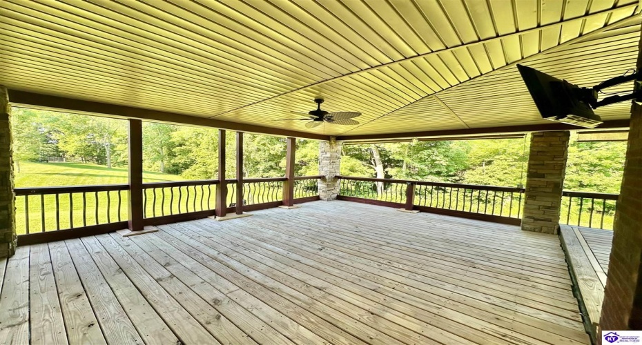 Pebble Beach Court, Vine Grove, Kentucky 40175, ,4 BathroomsBathrooms,For Sale,Pebble Beach Court,HK24000710